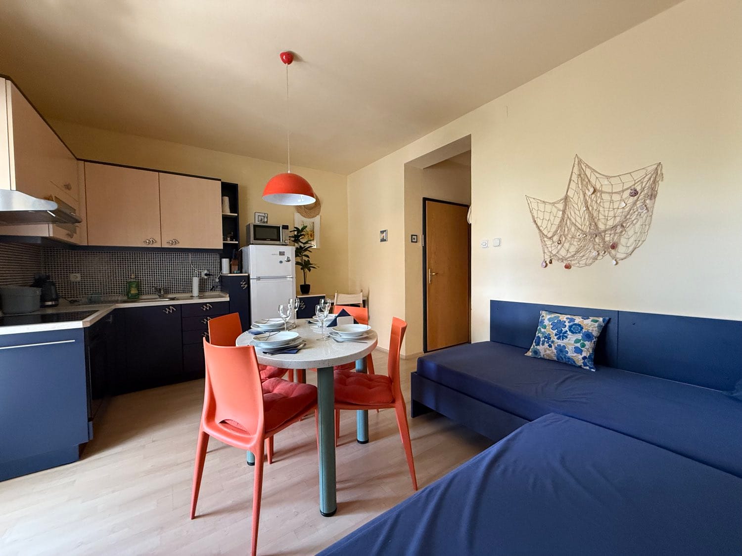 Sea Blue apartment – kitchen and living room